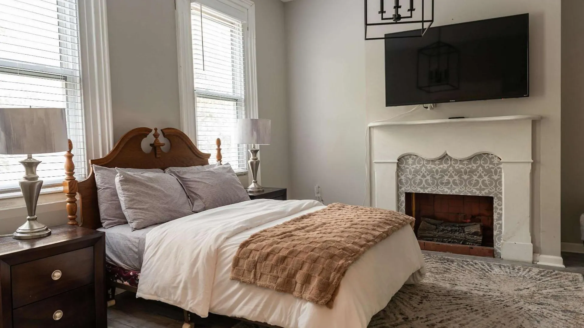 Beautiful 3-Bed Home W Parking Near Agh Pittsburgh 0*,  United States